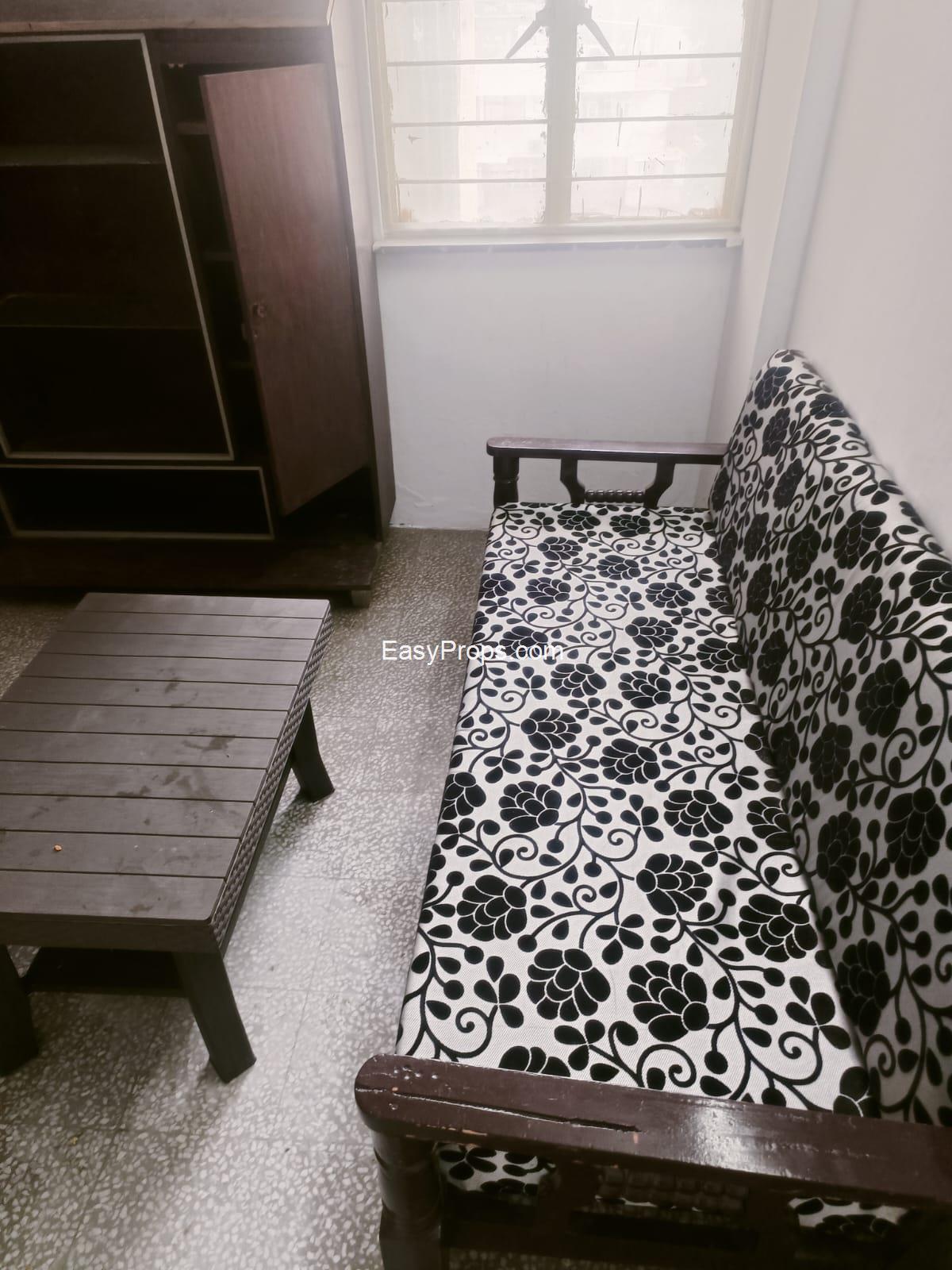 2 bhk flat on rent in sahibhaug 