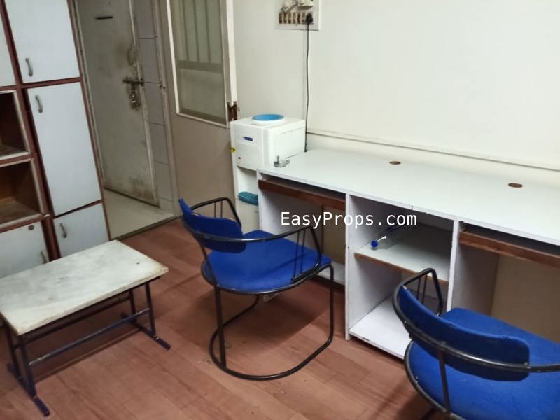 Office space on rent 300 sq ft